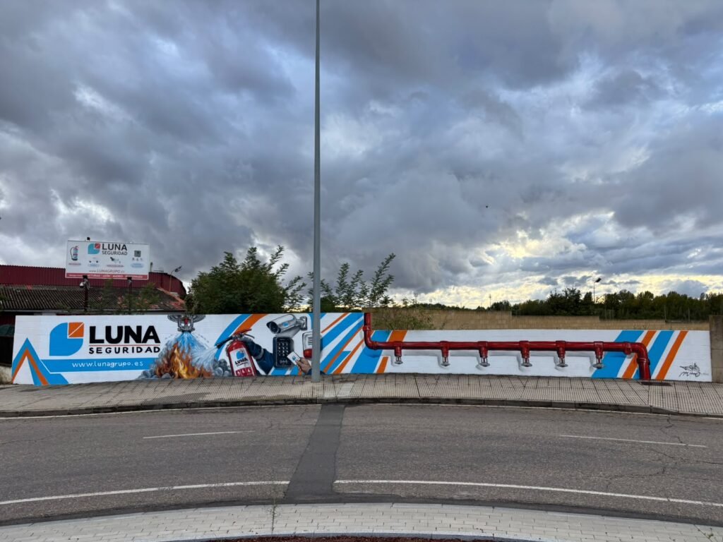Mural corporativo para Luna Seguridad en León