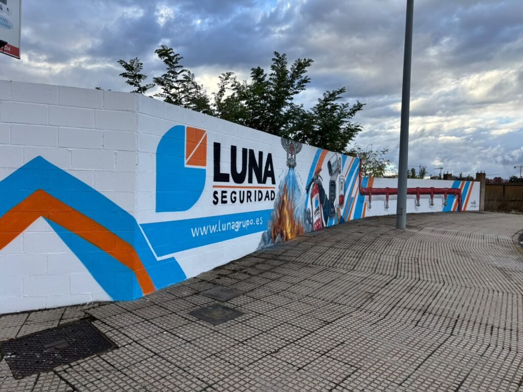 Mural corporativo para Luna Seguridad en León