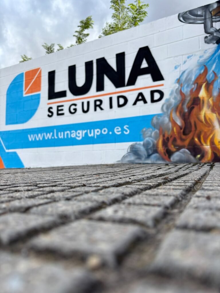 Mural corporativo para Luna Seguridad en León