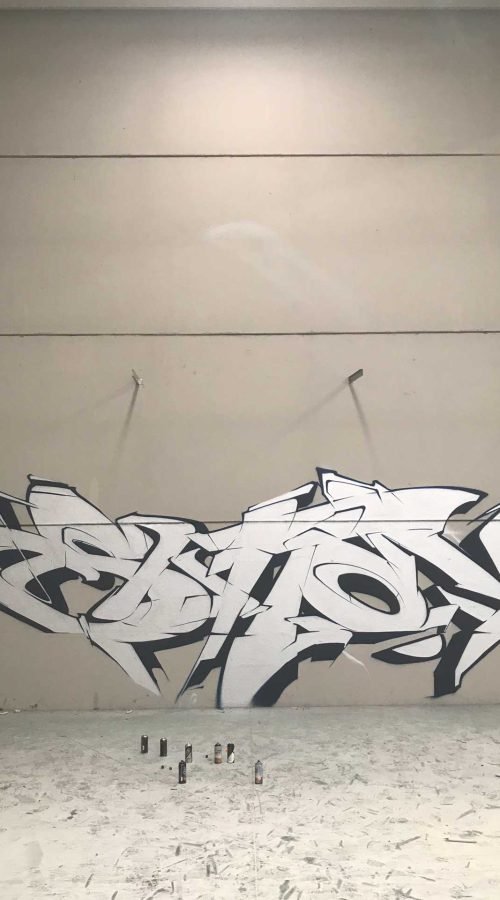 Mural wildstyle 3D plata en pared exterior