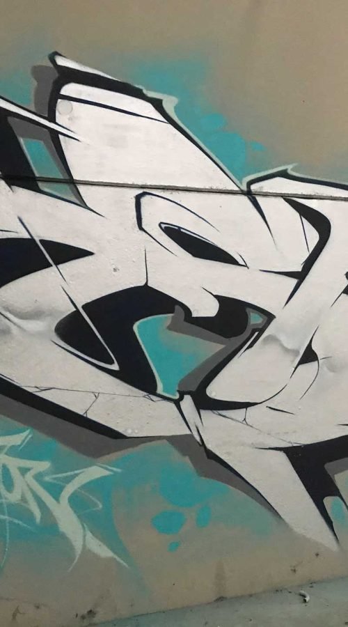 Mural wildstyle 3D plata en pared exterior