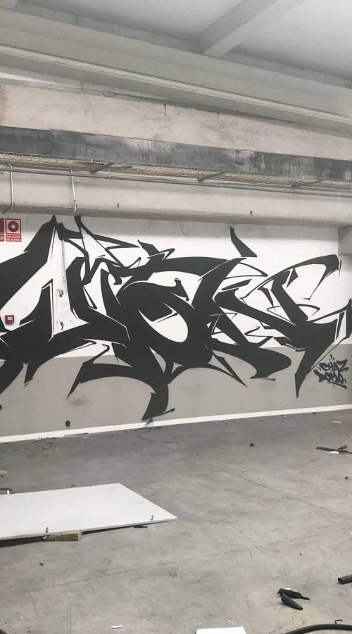 Mural wildstyle 3D plata en pared exterior