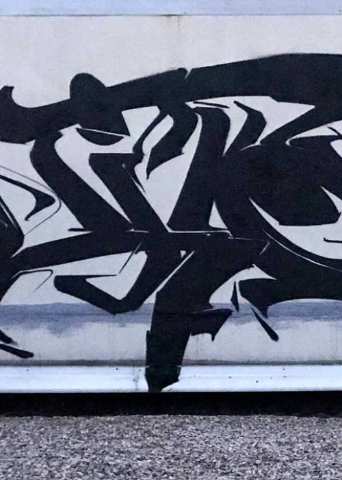 Mural wildstyle 3D plata en pared exterior