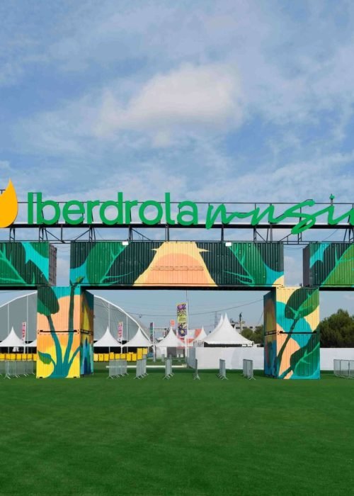 Mural artístico a gran escala para Iberdrola en la entrada del festival Mad Cool