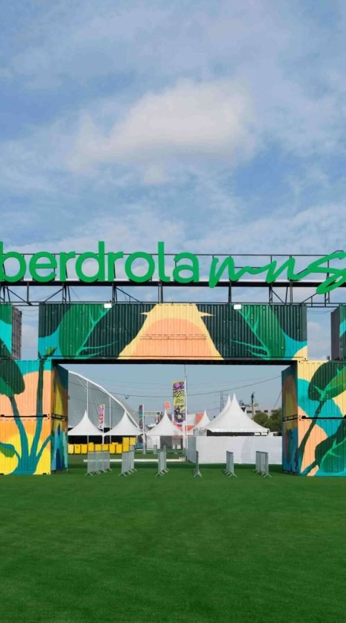 Mural artístico a gran escala para Iberdrola en la entrada del festival Mad Cool