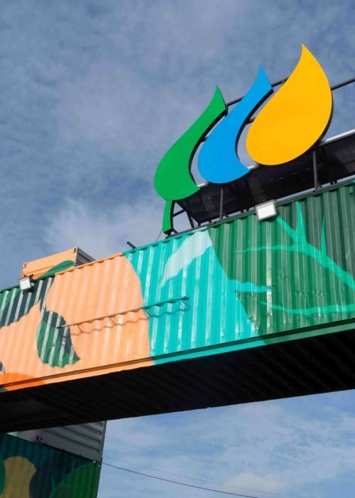 Mural artístico a gran escala para Iberdrola en la entrada del festival Mad Cool