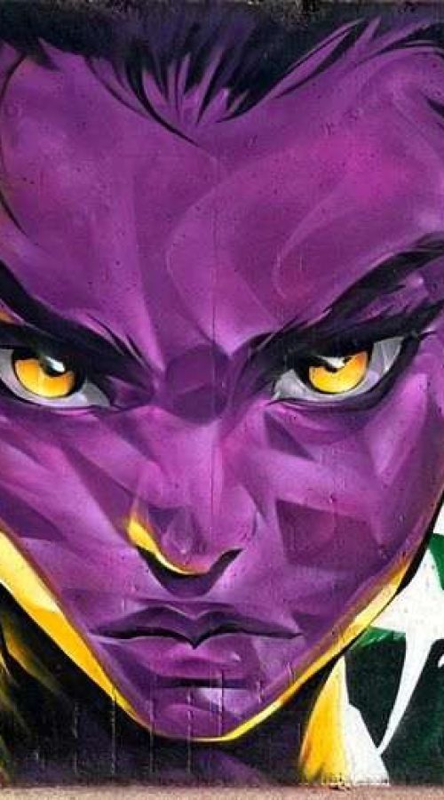 Graffiti retrato morado en festival de arte urbano en Holanda