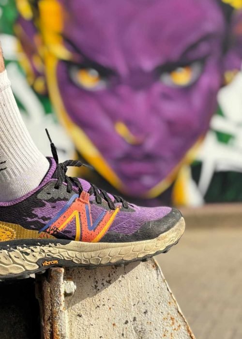 Graffiti retrato morado en festival de arte urbano en Holanda