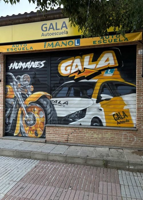 Graffiti en persiana con coche y moto para Autoescuela Gala en Humanes