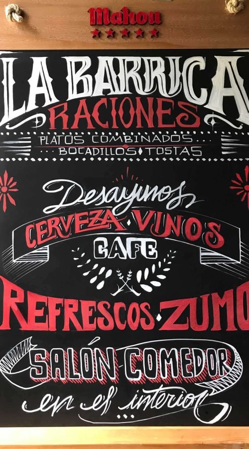 Resumen de graffitis artísticos en murales, cierres y fachadas de negocios variados