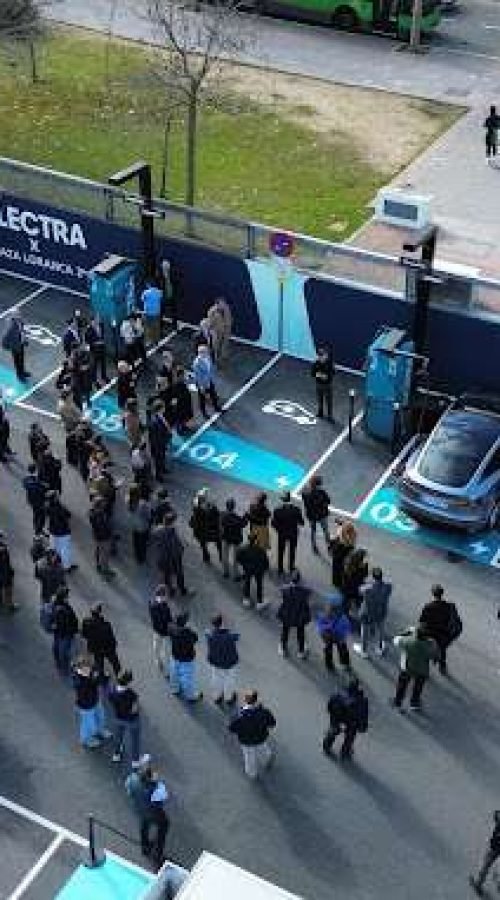 Graffiti profesional para señalización y decoración de gasolinera y estación de servicio