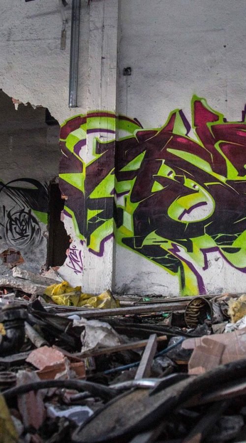 Letras wildstyle en graffiti 3D con trazos complejos