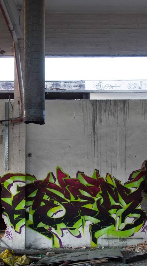 Letras wildstyle en graffiti 3D con trazos complejos