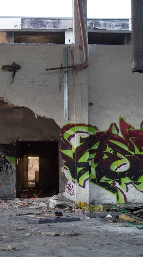 Letras wildstyle en graffiti 3D con trazos complejos