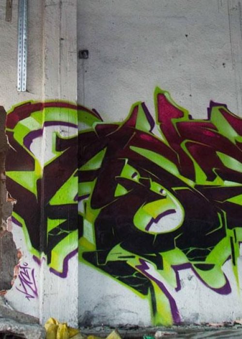 Letras wildstyle en graffiti 3D con trazos complejos