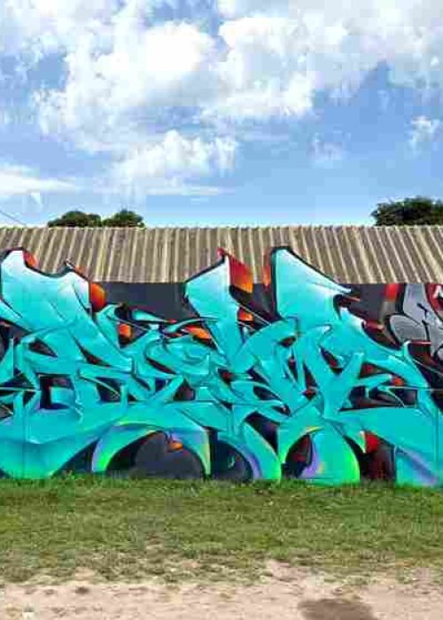 Proceso de pintura de mural 3D con líneas guía y sombreado