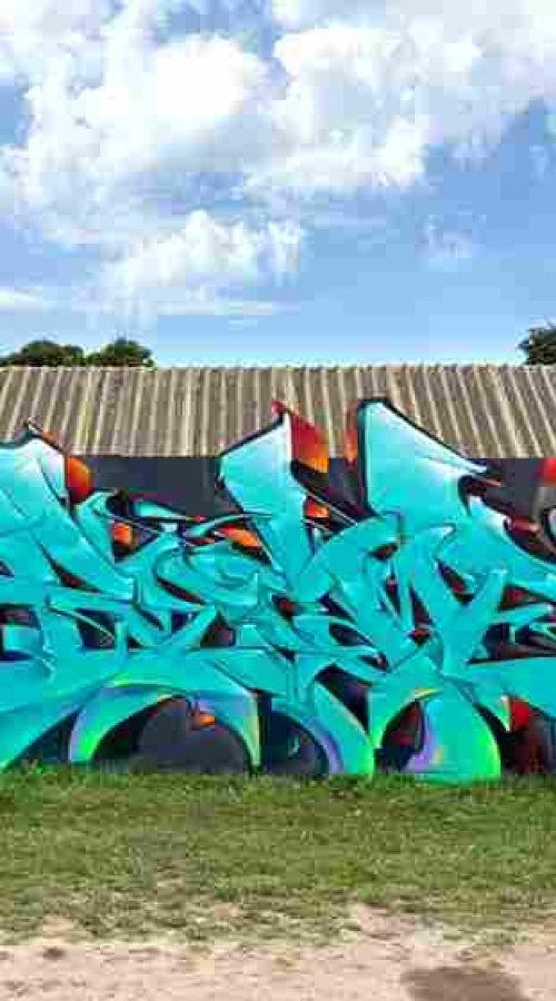 Proceso de pintura de mural 3D con líneas guía y sombreado