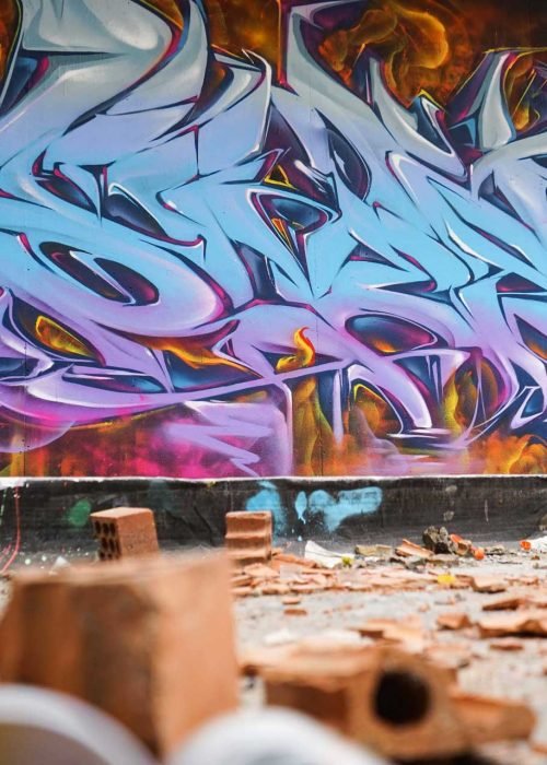 Mural de graffiti de Bob Esponja con estilo malvavisco y colores vibrantes para decorar con humor