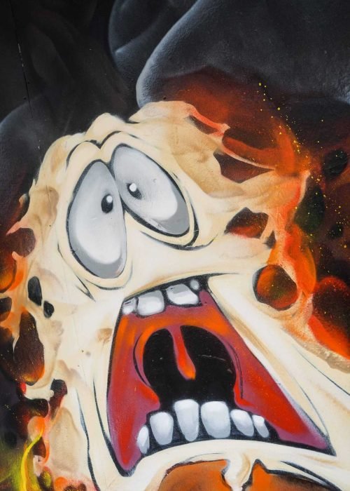 Mural de graffiti de Bob Esponja con estilo malvavisco y colores vibrantes para decorar con humor