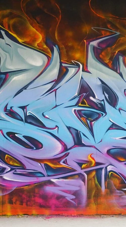 Mural de graffiti de Bob Esponja con estilo malvavisco y colores vibrantes para decorar con humor