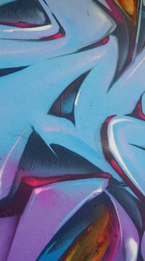 Mural de graffiti de Bob Esponja con estilo malvavisco y colores vibrantes para decorar con humor