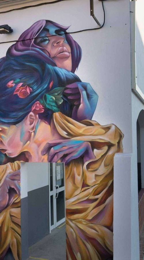 Mural feminista en la fachada del ayuntamiento de Castellnou de Seana, Lleida