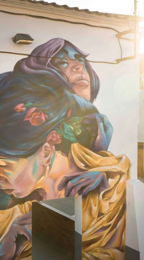 Mural feminista en la fachada del ayuntamiento de Castellnou de Seana, Lleida