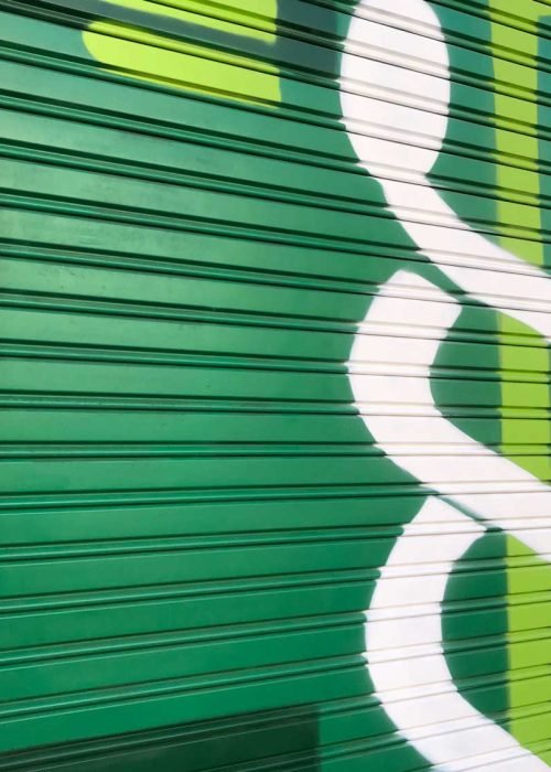 mural graffiti en farmacia