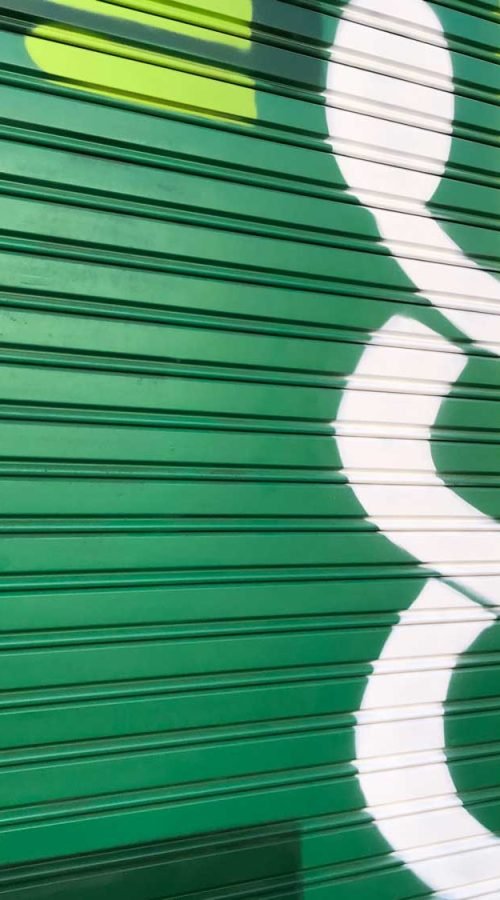 mural graffiti en farmacia