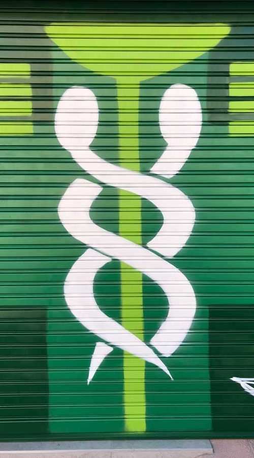 mural graffiti en farmacia