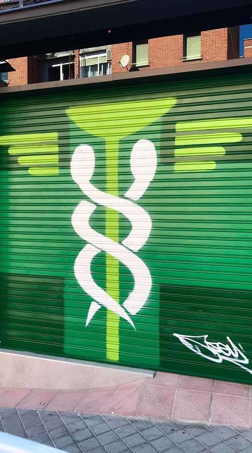mural graffiti en farmacia