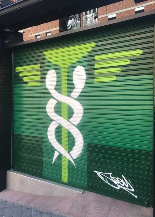 mural graffiti en farmacia