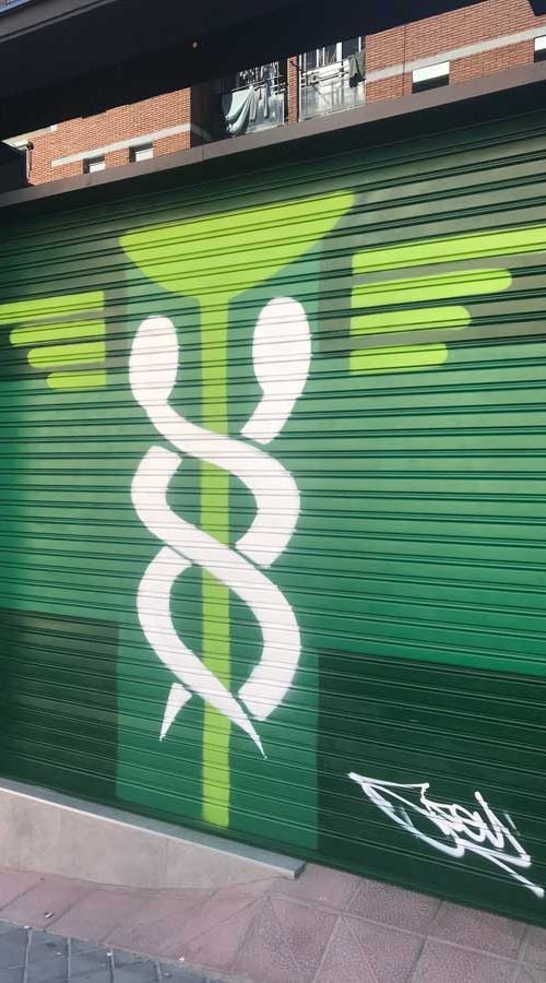 mural graffiti en farmacia