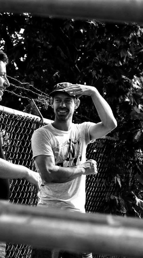 Graffiti artístico de barco y ciudad oscura en Dordrecht