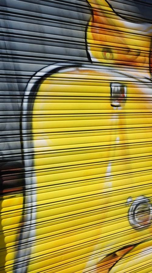 Mural Vespa amarilla Gala Puente Alcocer