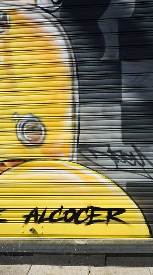 graffiti-moto-vespa-persianas-cierres-metalicos-gala-puente-alcocer-madrid-3-
