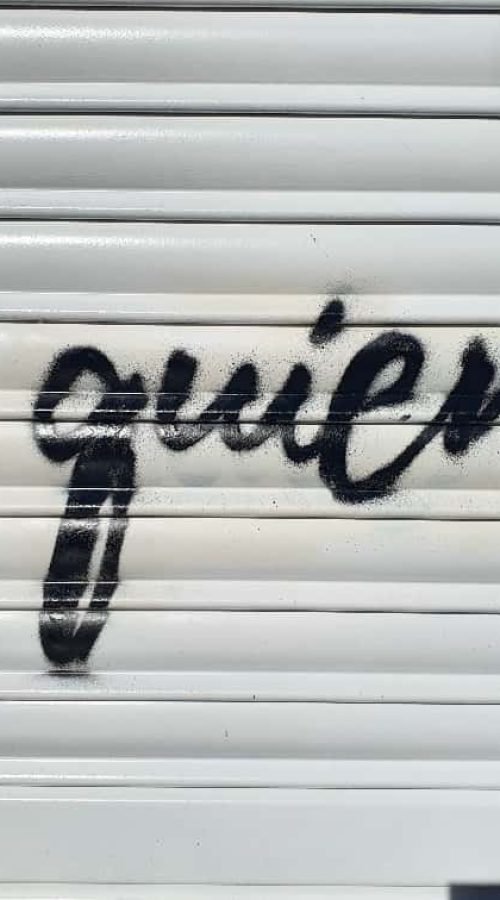 Graffiti en cierre de persiana para AFAN en Pamplona