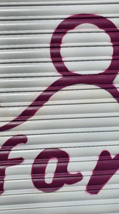 Graffiti en cierre de persiana para AFAN en Pamplona