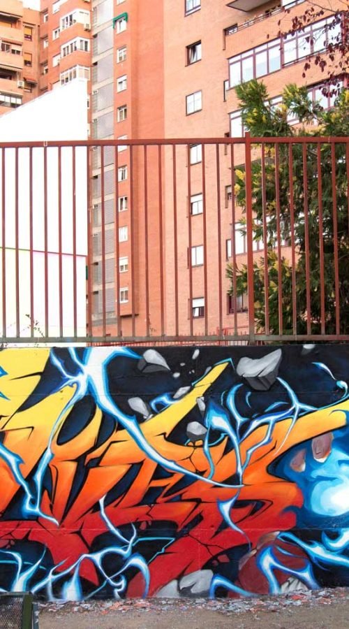 Mural con Ryu de Street Fighter en estilo graffiti para decoración interior