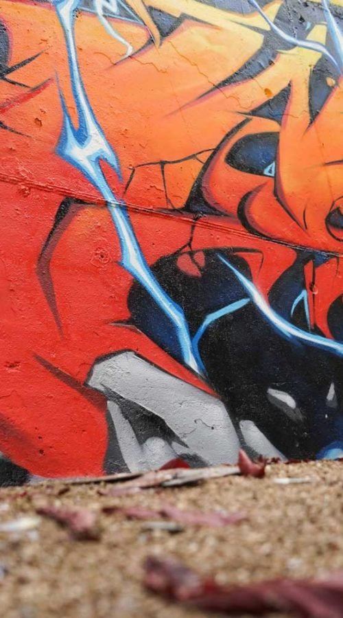 Mural con Ryu de Street Fighter en estilo graffiti para decoración interior