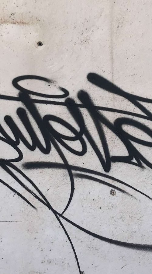 Graffiti tag personalizado con nombre en estilo libre