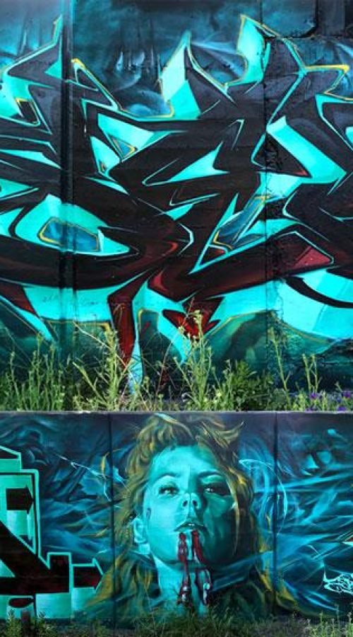 Mural realista de Lagertha y barco vikingo en tormenta