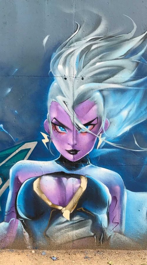 Mural graffiti profesional de Tormenta de X-Men en tonos azules
