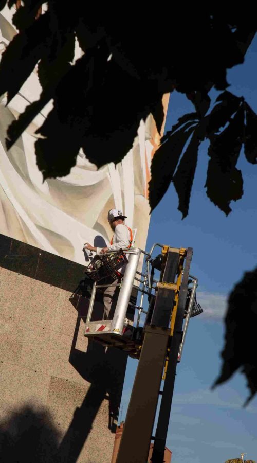 murales institucionales de gran formato para fachadas públicas
