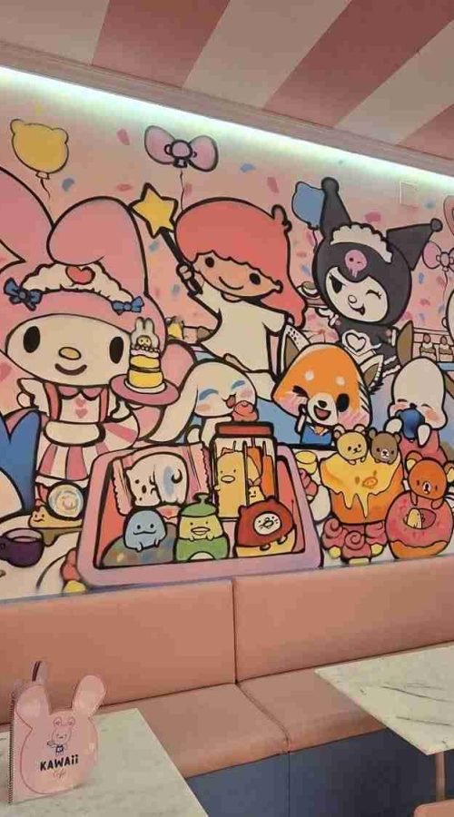 Mural kawaii en cafetería de Tirso de Molina