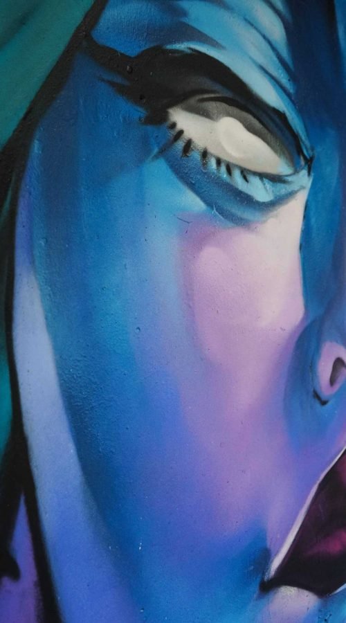 mural graffiti retrato mujer