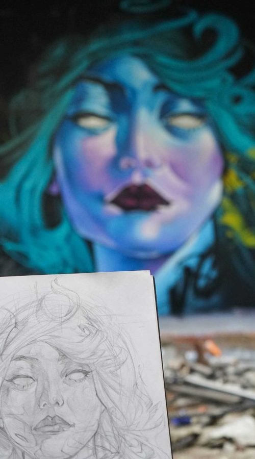 mural graffiti retrato mujer