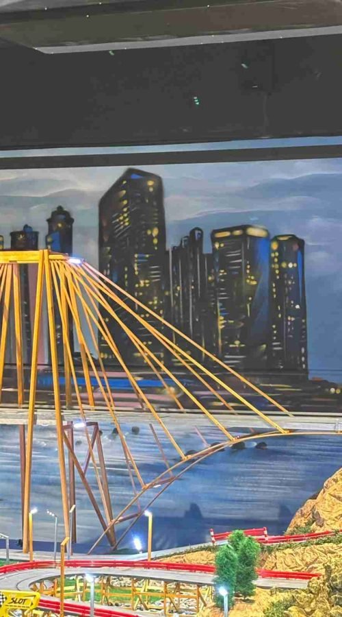 Mural de paisaje urbano para sala de Scalextric