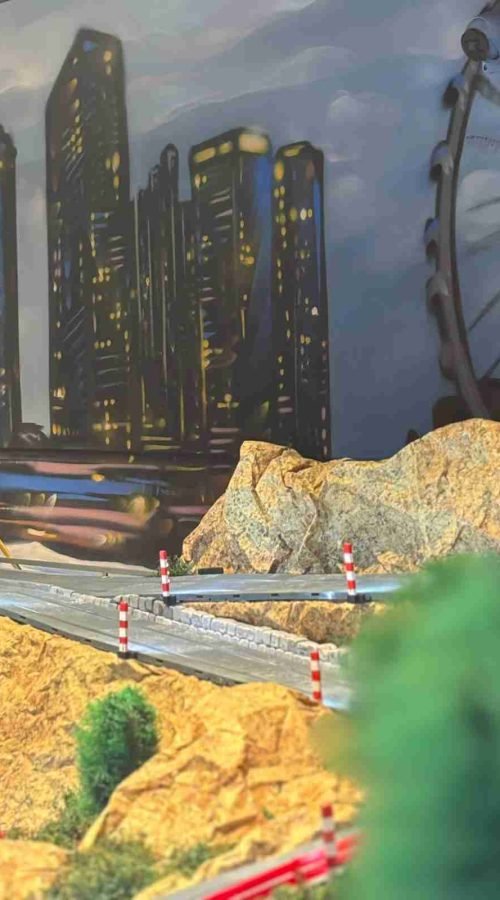 Mural de paisaje urbano para sala de Scalextric