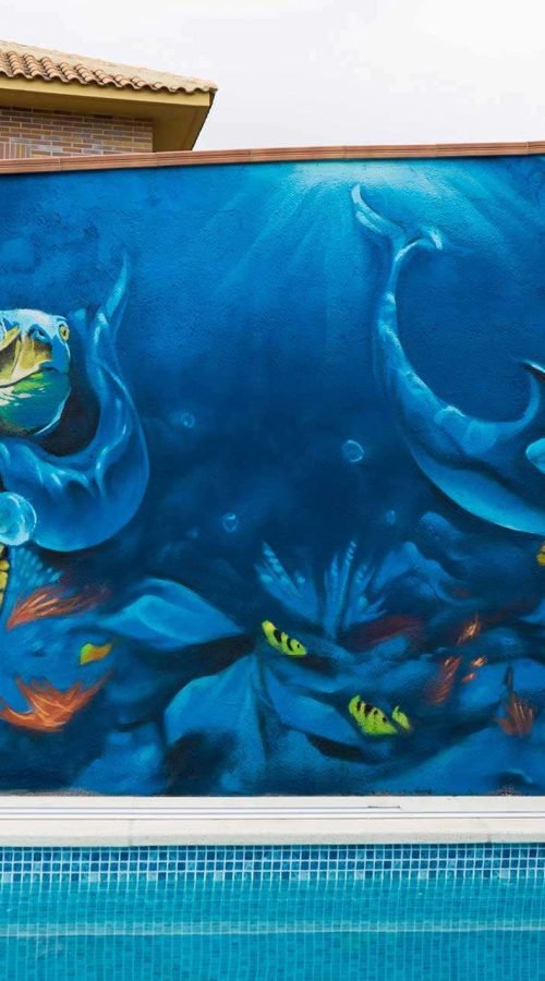 Graffiti de fauna marina en piscina particular en Madrid